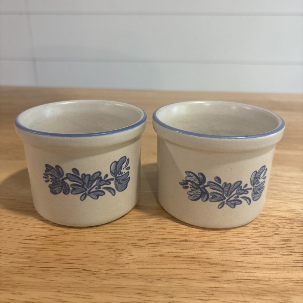 Set Of 2 Vintage Pfaltzgraff Yorktowne 920 Ramekin Small Crock Custard 3" USA
